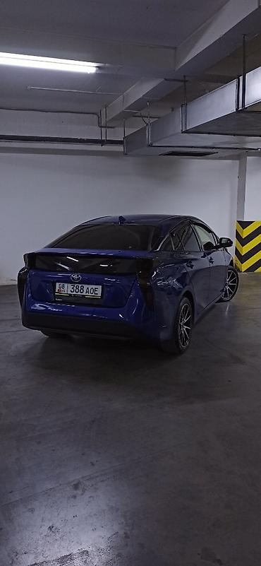 разметка дорог: Toyota Prius: 2018 г., 1.8 л, Автомат, Гибрид, Лифтбек — 4