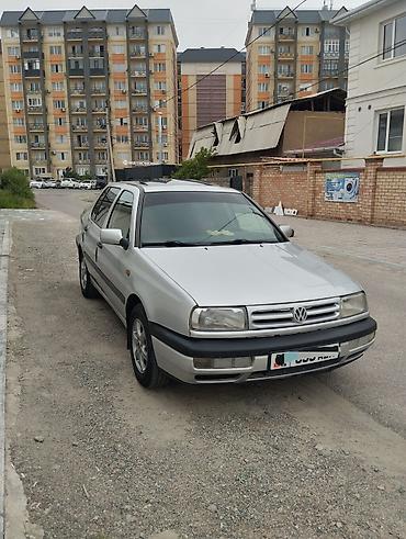 фама: Volkswagen Vento: 1995 г., 1.8 л, Механика, Бензин, Седан — 5