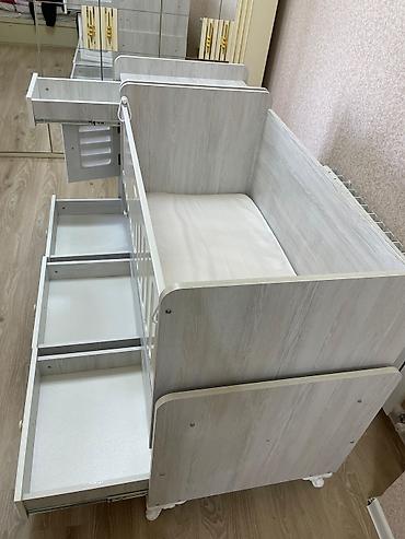 Beşiklər: Oğlan və qız üçün, Yeni, Dördbucaq, Beşik, Dəstsiz, Matras ilə, Yellənmə mexanizmsiz — 4