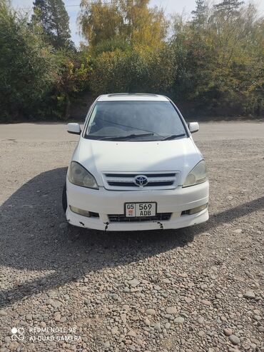 Toyota: Toyota Ipsum: 2002 г., 2.4 л, Автомат, Бензин, Минивэн