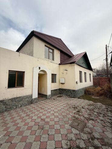 Медицинские центры: Дом, 350 м², 5 комнат, Собственник, Старый ремонт