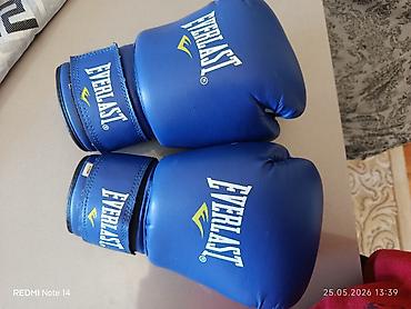 Everlast boks əlcəkləri – mavi/ağ rəng - Brend: Everlast - Məhsul lalafo.az -da Everlast boks əlcəkləri – mavi/ağ rəng - Brend: Everlast - Məhsul