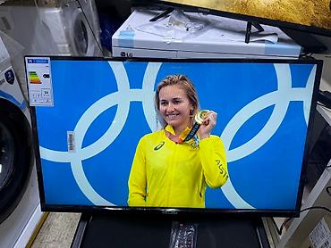 Телевизоры: Телевизоры samsung 32Q80 android smart tv 81 см диагональ!!! Низкая — 12