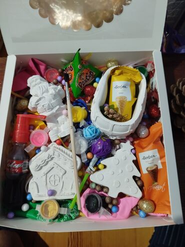 Hədiyyə bağlamaları: Hədiyyə qutusu, Yeni, rəng - Ağ, Ödənişli çatdırılma — 17