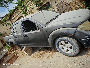 nissan diskləri: Nissan Navara pikap üçün ehtiyat hissələri. Şəkillərdə qara rəngli — 5