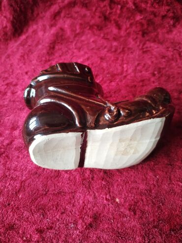 Digər kolleksiyalar: Keramik “çəkmə” formalı suvenir/konteyner - Material: keramika -da lalafo.az — 9 Digər kolleksiyalar: Keramik “çəkmə” formalı suvenir/konteyner - Material: keramika — 9