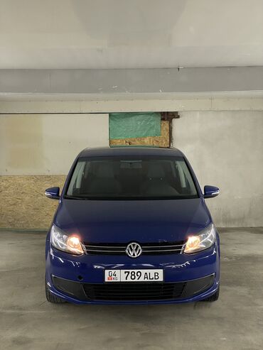 Volkswagen: Volkswagen Touran: 2011 г., 1.4 л, Механика, Бензин, Минивэн