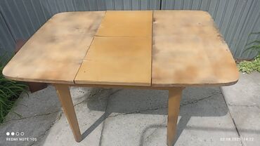 стол обеденный раскладной: Продаю раздвижной стол из дерева высота 77см,ширина 94см,в раздвинутом