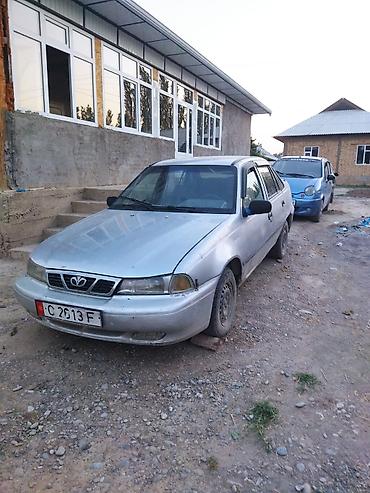 эшик б у: Daewoo Nexia: 1996 г., 1.5 л, Кол менен иштөөчү, Бензин, Седан — 2
