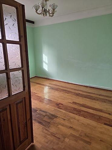 Uzunmüddətli kirayə mənzillər: Yalnız xanimlar. Sumqayıt şəhəri .6 cı mik.ev 27. Balkon məscidə — 2