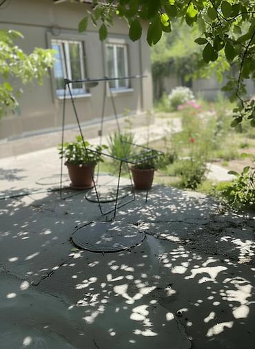 Продажа коттеджей и домов: Продается земельный участок в престижной части города Бишкек! — 1