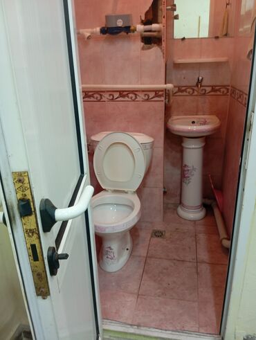 Mağazalar: Bakixanovdaicra yolunun ustundeki 16 mertebeli binanin 1ci — 9