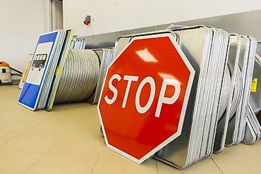 дорожные знаки на заказ: Дорожные знаки 
дорожные знаки
дорожные знаки — 2
