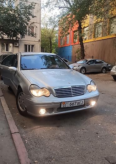 Mercedes-Benz C-Class: 2001 г., 2 л, Механика, Бензин, Седан