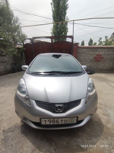 меняю дом на машину: Honda Fit: 2010 г., 1.3 л, Вариатор, Газ, Хэтчбэк