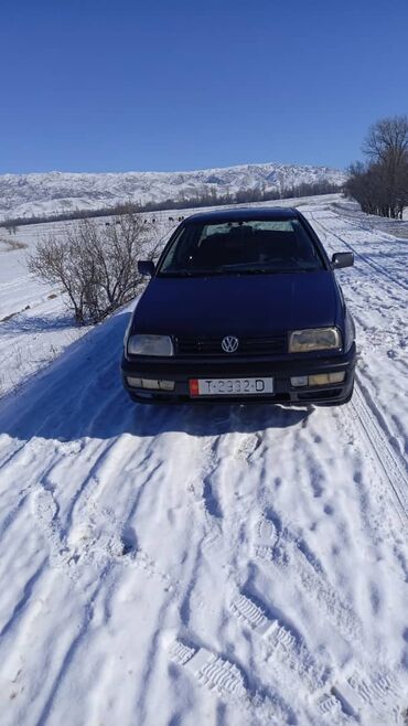 Volkswagen: Volkswagen Vento: 1992 г., 1.8 л, Механика, Бензин, Седан