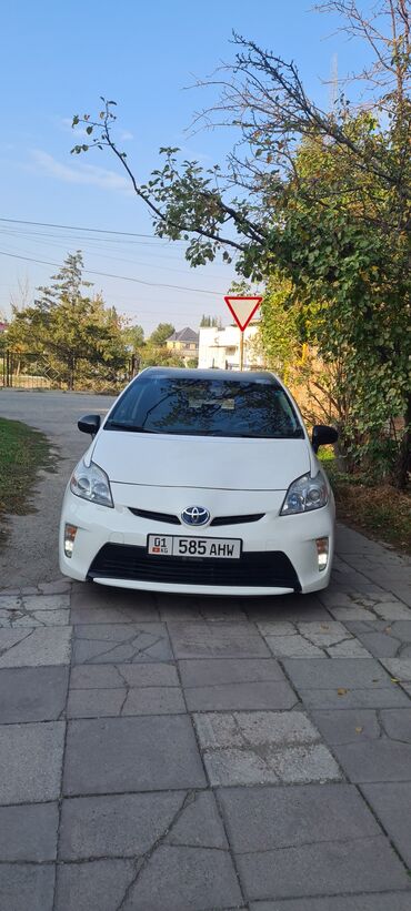 Toyota: Toyota Prius: 2015 г., 1.8 л, Вариатор, Бензин, Хэтчбэк