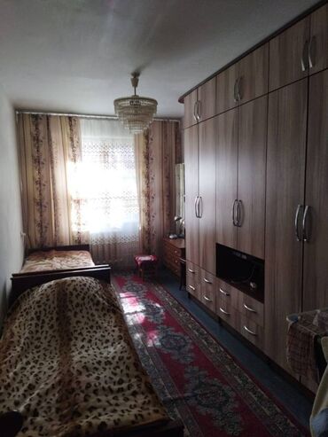 квартира с панорамными окнами: 3 комнаты, 58 м², 104 серия, 1 этаж, Старый ремонт