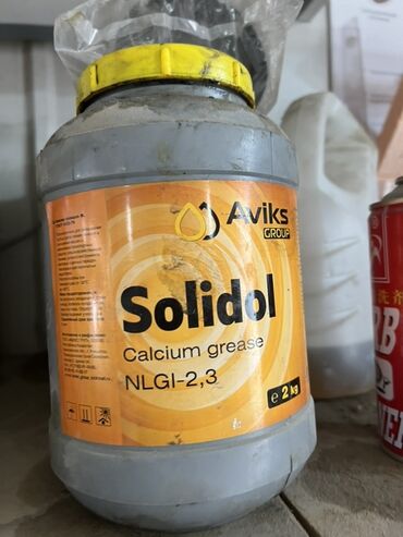 заменитель молочного жира: Пластиковая банка смазки Solidol от Aviks Group весом 2 кг. Кальциевая
