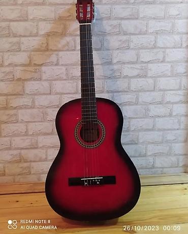 ucuz gitar: Klassik akustik gitara – qırmızı-sunburst rəng sxemi ilə - Korpus — 2