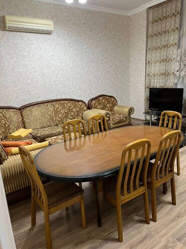 Uzunmüddətli kirayə mənzillər: Mənzil kirayə verilir. 3 otaq, 17.2 mərtəbə, 90 kv. Azadlıq — 1