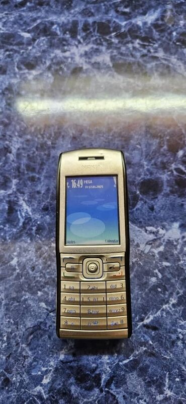 телефон нод 8: Nokia E50, Колдонулган, 2 ГБ, түсү - Күмүш, 1 SIM