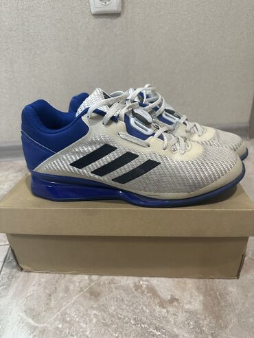 обувь 19 размер: Продаются штангентки Adidas (оригинал). Размер 42, цена: 3500 сом