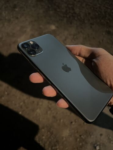 Apple iPhone: IPhone 11 Pro Max, 64 ГБ, Зарядное устройство, Защитное стекло, Чехол, 89 %