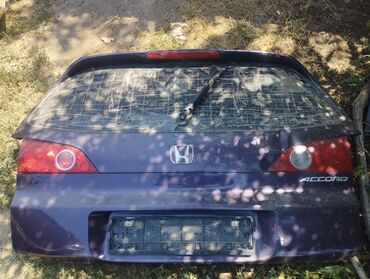 мото дождевик: Крышка багажника Honda, 2004 г., Б/у, Оригинал