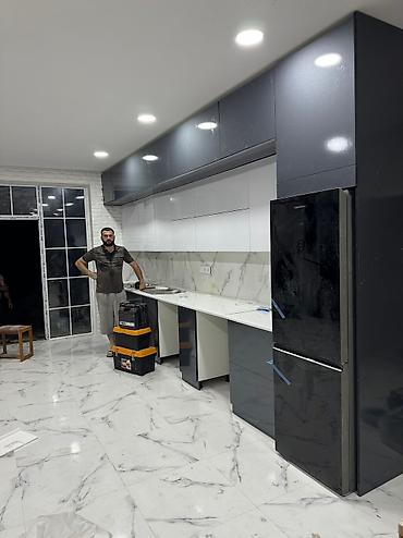 Sifarişlə mətbəx mebeli: Sifarişlə mətbəx dəsti, Özü çəkən petlələr, Mat laminat, Kredit var, Pulsuz çatdırılma — 17