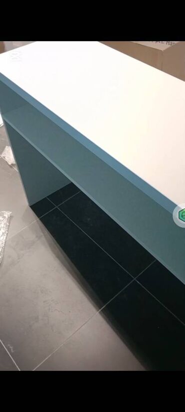 Stolovi: -Pult se izradjuje se od Univera u beloj boji debljina ploce je — 9