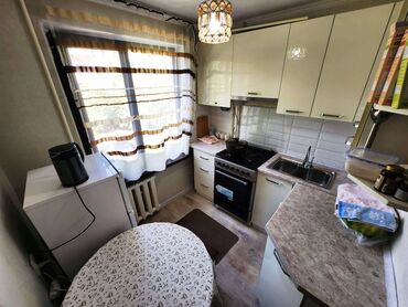 квартира в иссык куле: 3 комнаты, 58 м², 104 серия, 2 этаж, Евроремонт