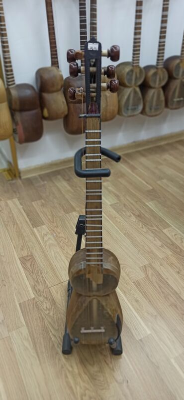 Digər ləvazimatlar: Tar, tut ağacı Rast musiqi alətləri mağazası. Əhmədli, İnşaatçılar və