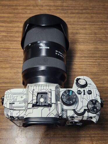 кассетная видеокамера: Sony a7 III Состояние 👍 Имеется 2ве батарейки Объектив TAMRON