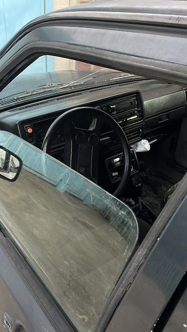 Volkswagen: Volkswagen Golf: 1988 г., 1.8 л, Механика, Бензин, Хэтчбэк — 4