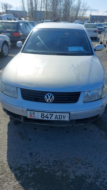 машина ист: Volkswagen Passat: 1998 г., 2.3 л, Механика, Бензин, Седан