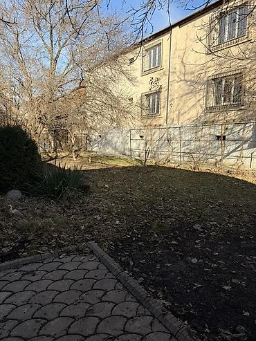 Аренда другой коммерческой недвижимости: Сдаю в аренду два дома под бизнес: 850 м2 и 150 м2, двухэтажный — 8