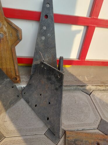 битавая техника: Кронштейны/косынки из толстой стали для навесного и строительного