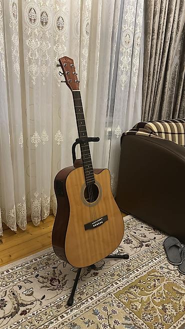 gibson gitara: Elektro Akuistik gitara (De Silva). Pro musicden alinib 270 manata — 1