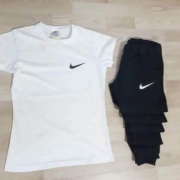 Kompleti: Komplet majca i donji deo
S M L XL XXL Cena 2200 din — 5