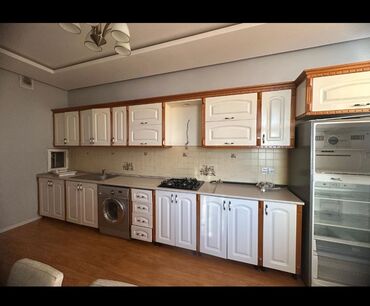 Matraslar: Metbex mebeli satilir. Ela veziyyetde. Material membrandır. Ölçü