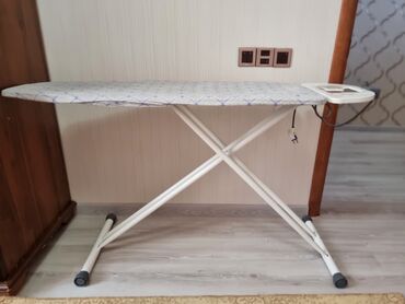 şkaflı ütü stolu: Böyük ütü masası sınığı yoxdu işlək vəziyyətdə