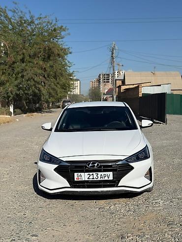 Hyundai: Hyundai Elantra — это стильный и экономичный седан, предлагающий — 2