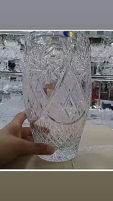 Vazalar: Bir vaza, Xrustal — 1