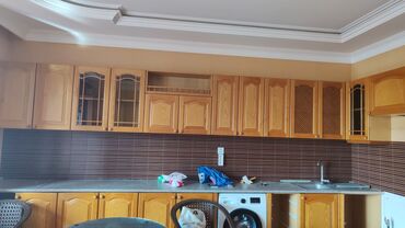 Mətbəx mebeli: Mebel temiz wabalid aqacindan hazirlanib. Qurlawdirildiqdan sonra hec