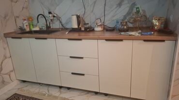 кухонный буфет буу: Ашкана гарнитуру, Колдонулган, түсү - Саргыч боз, МДФ, Өзү алып кетүү