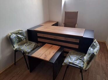 Sifarişlə müdir masaları: Siyirməli, Parlaq laminat, Digər xammal istehsal ölkəsi, Zəmanətsiz, Kredit yoxdur, Ödənişli quraşdırma, Ünvandan götürmə, Ödənişli çatdırılma