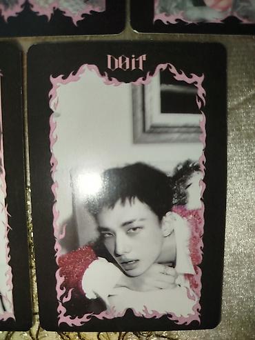 24 luk desna: Məhsul: K-pop fotokart seti – “Dart” konsepti Tərkib: - Ümumi 8 ədəd — 3