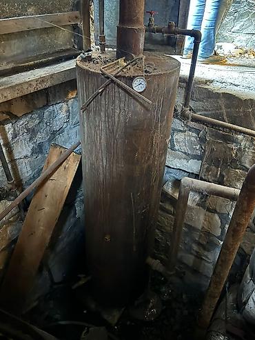 su ceni 2 ton: İşlək vəziyyətdədir. ölçüsü hündürlüyü 180sm diaqnalı 53sm. İçində ten — 4