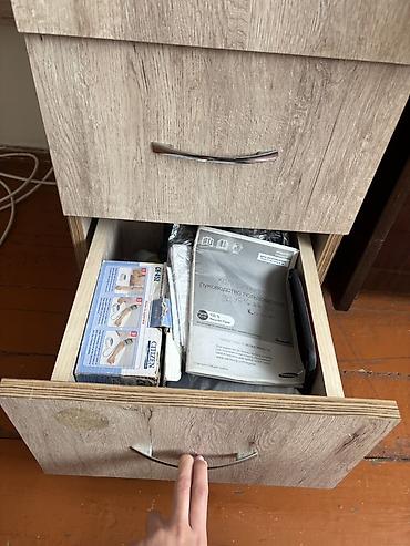 kitablar üçün rəflər: Düz masa, Polkalı, Siyirməli, Teksturalı laminat — 3